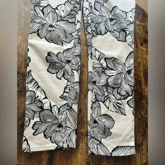 Chico’s | SO slimming girlfriend ankle pant. Size: 8/Chicos 1. - Picture 11 of 16